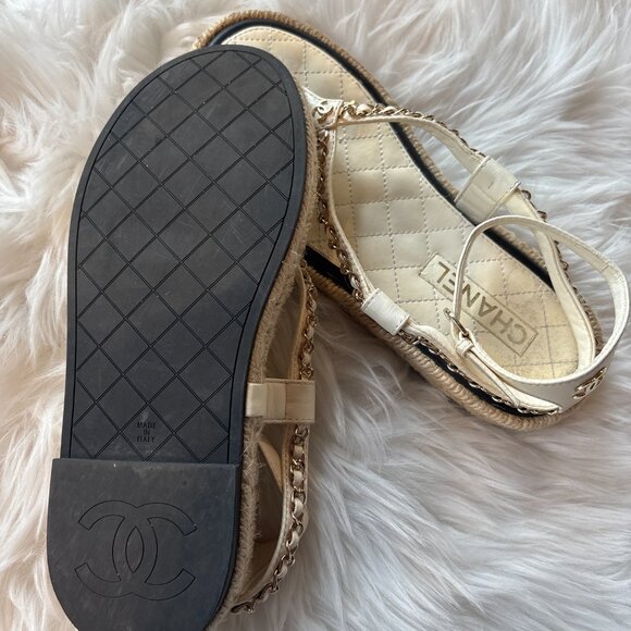 Chanel Cream Leather Sandals with Chain detail Size 39 - Picture 11 of 16
